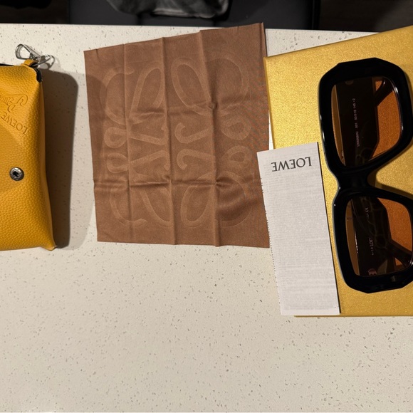 Loewe Sunglasseses - Picture 3 of 12